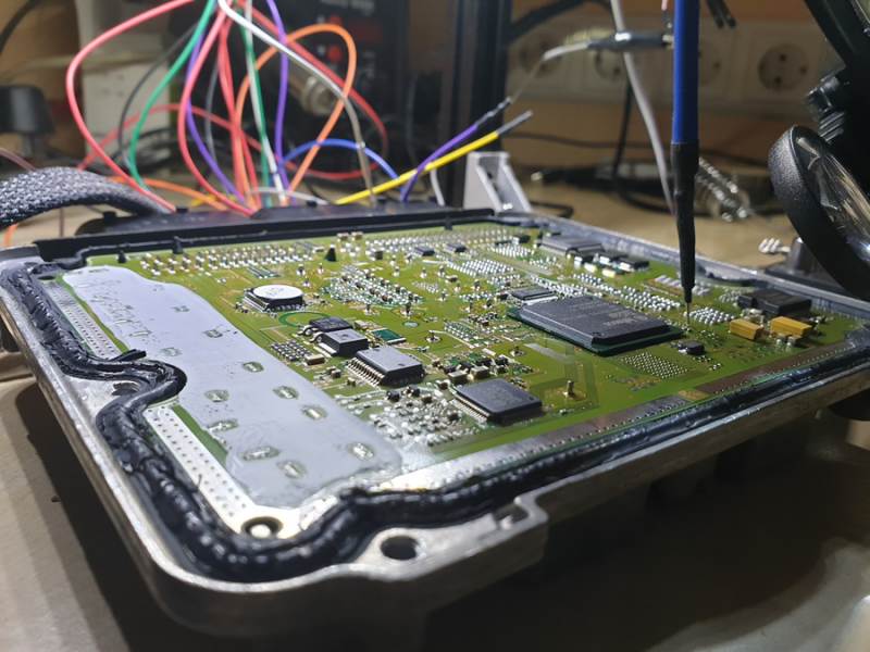 Via Bootmode programmiert