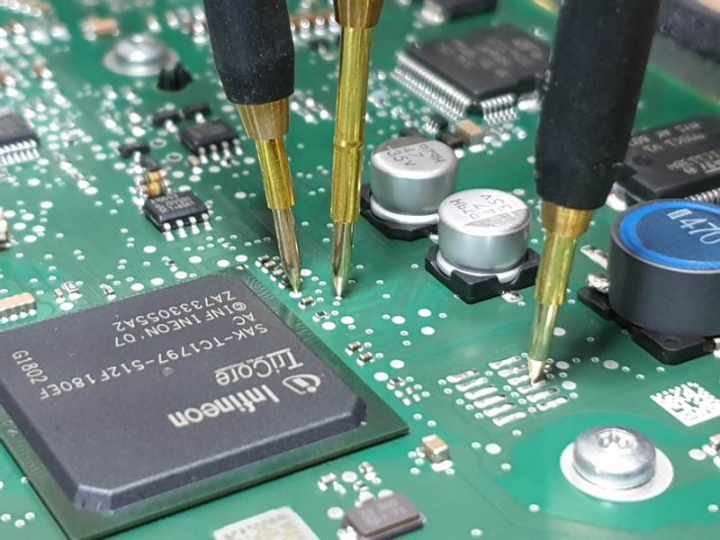 Via JTAG programmiert