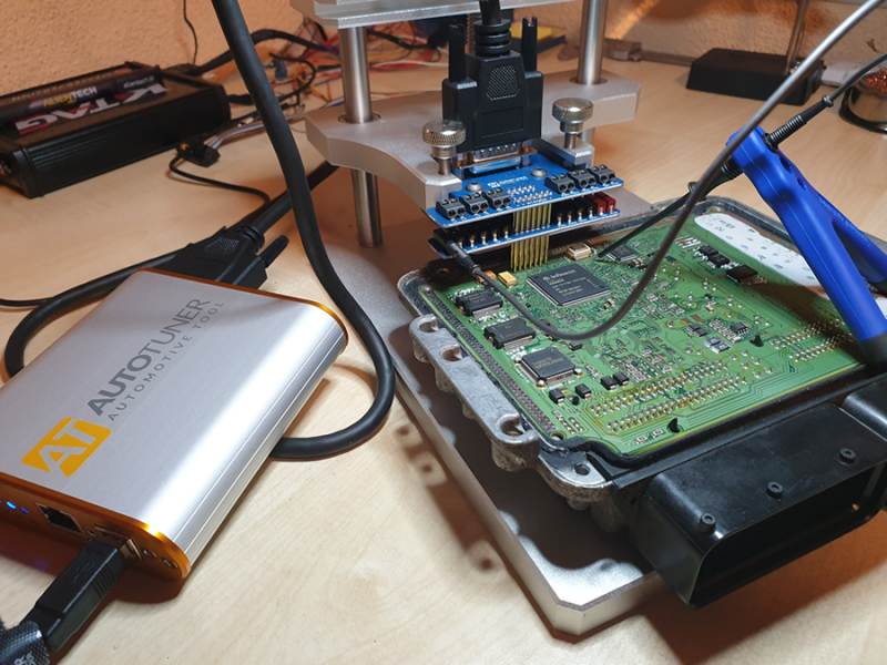 Via Bootmode programmiert